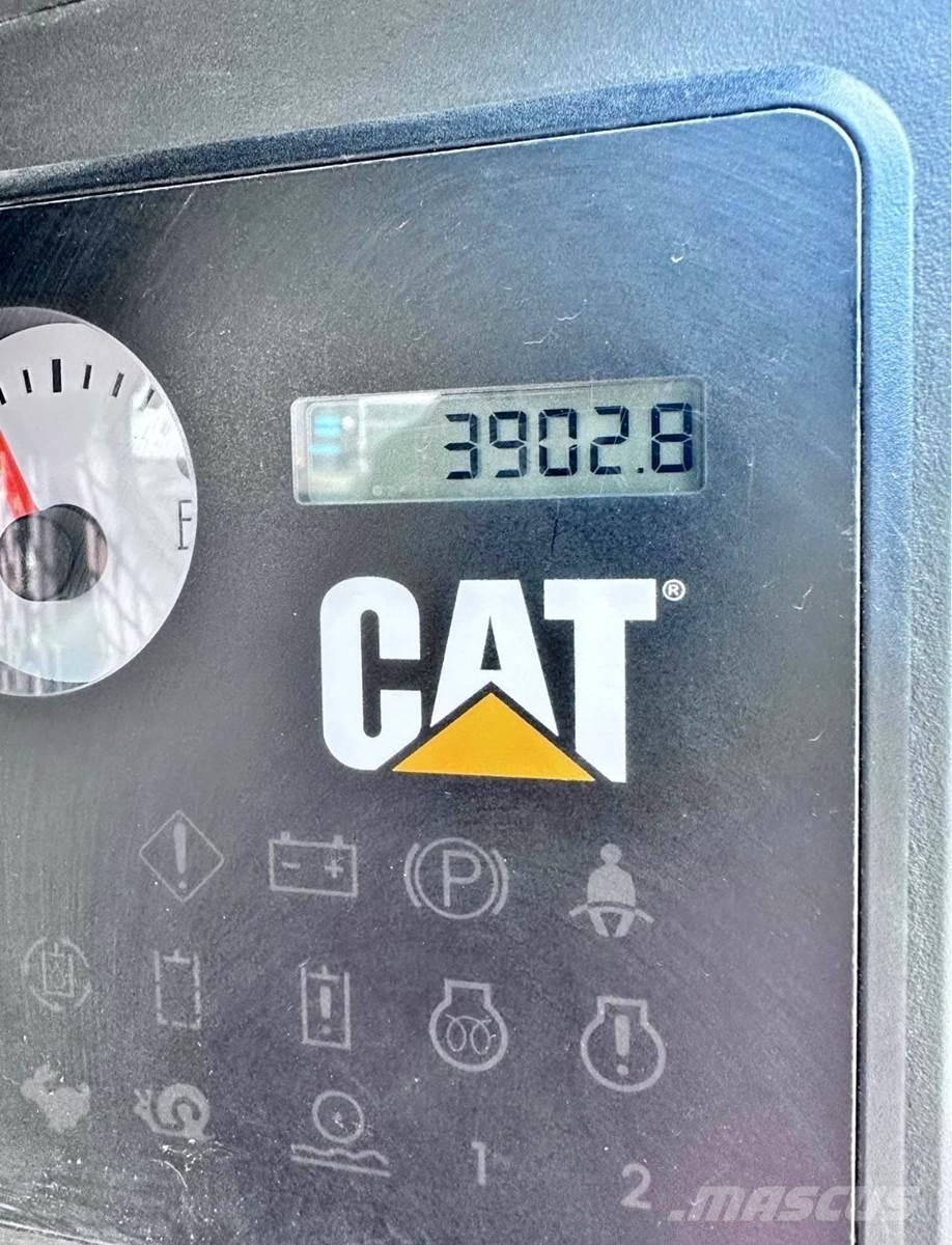 CAT 299D Šmykom riadené nakladače