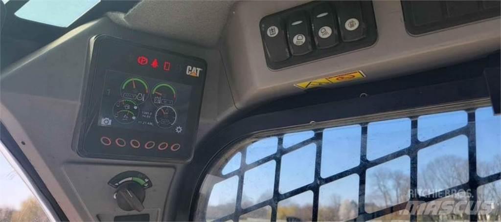 CAT 299D2 Šmykom riadené nakladače