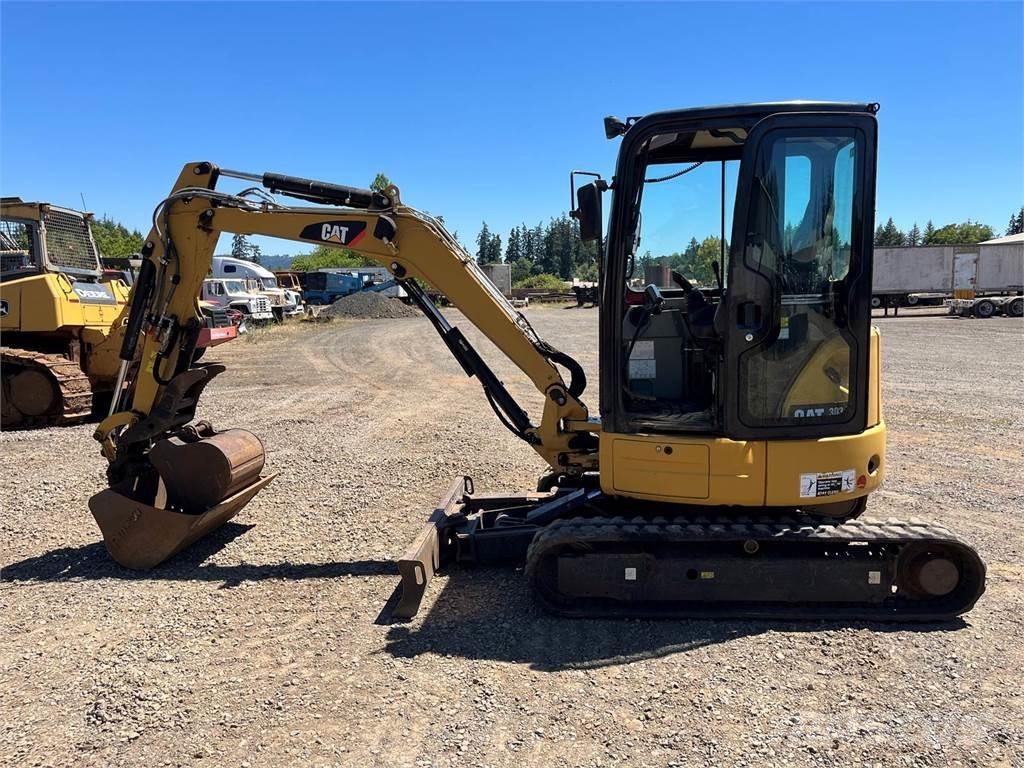 CAT 303.5 Pásové rýpadlá