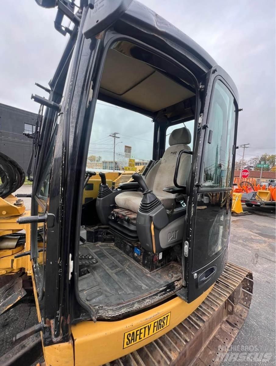 CAT 308D Pásové rýpadlá