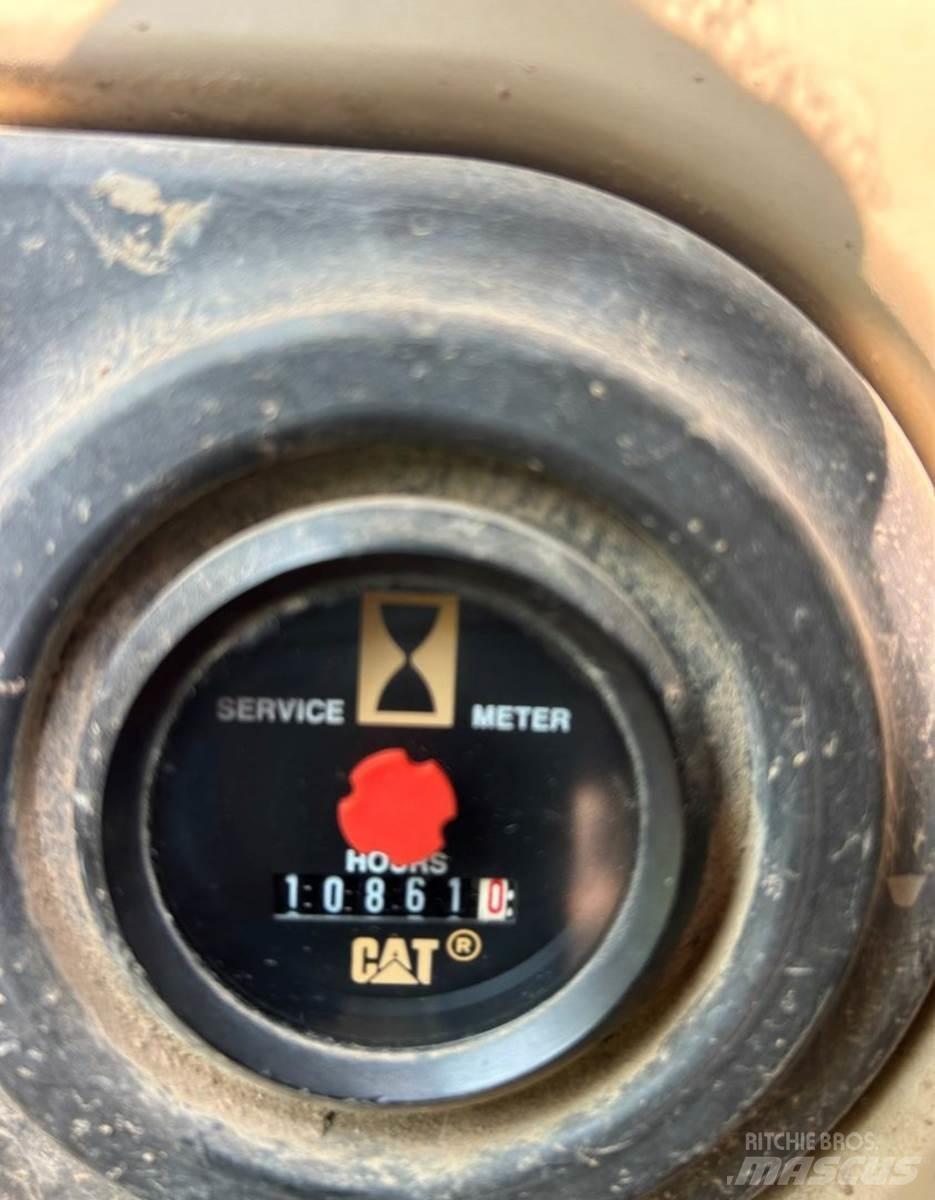 CAT 320C Pásové rýpadlá