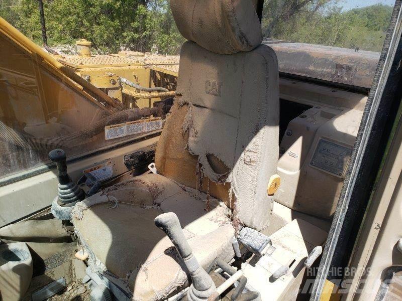 CAT 320L Pásové rýpadlá