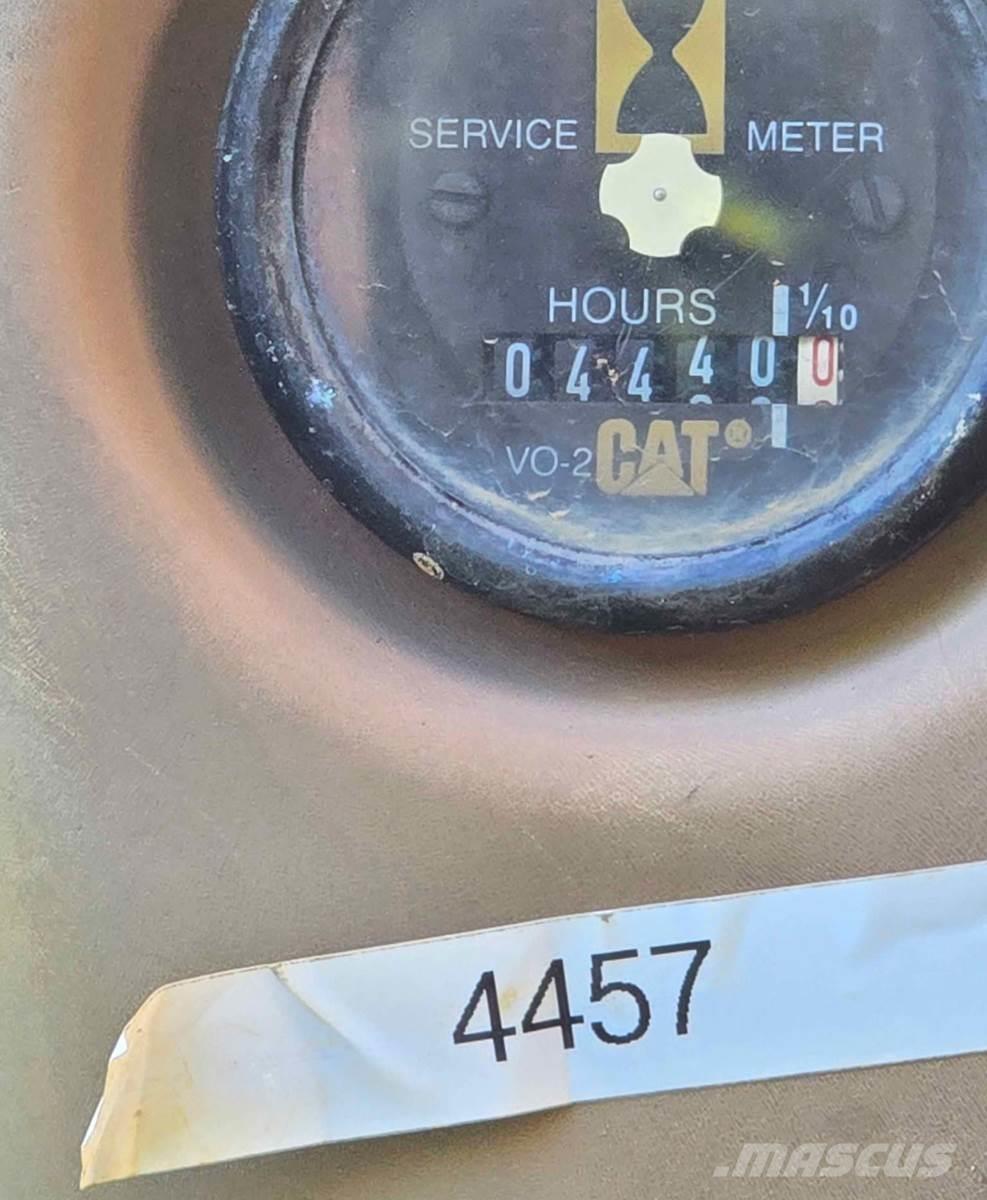 CAT 320L Pásové rýpadlá