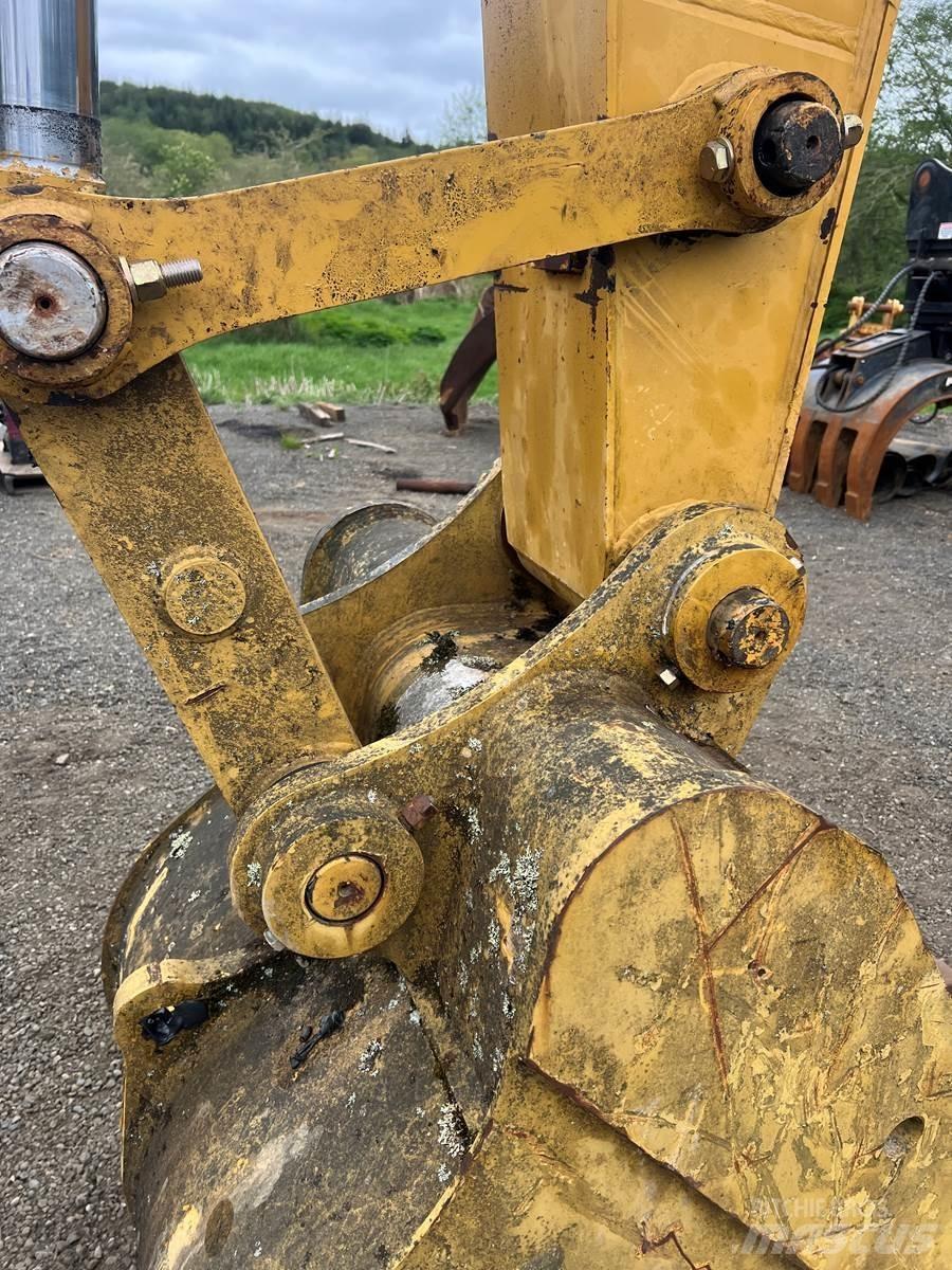 CAT 322C Pásové rýpadlá