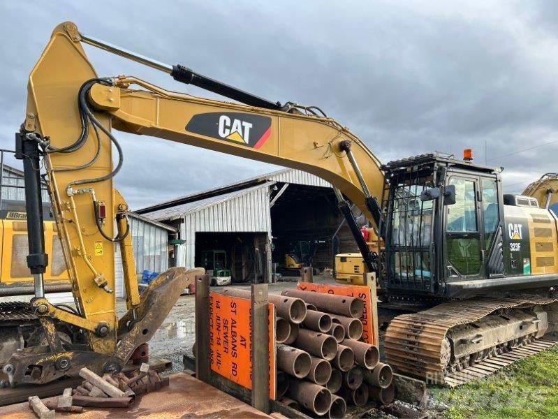 CAT 323FL Pásové rýpadlá
