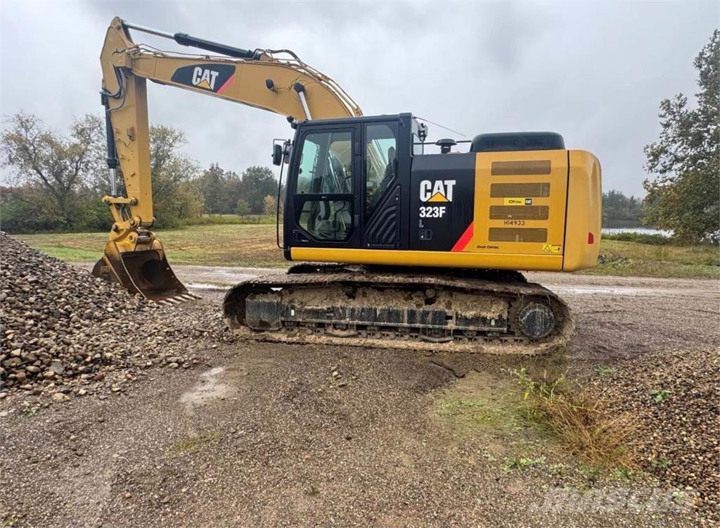 CAT 323FL Pásové rýpadlá