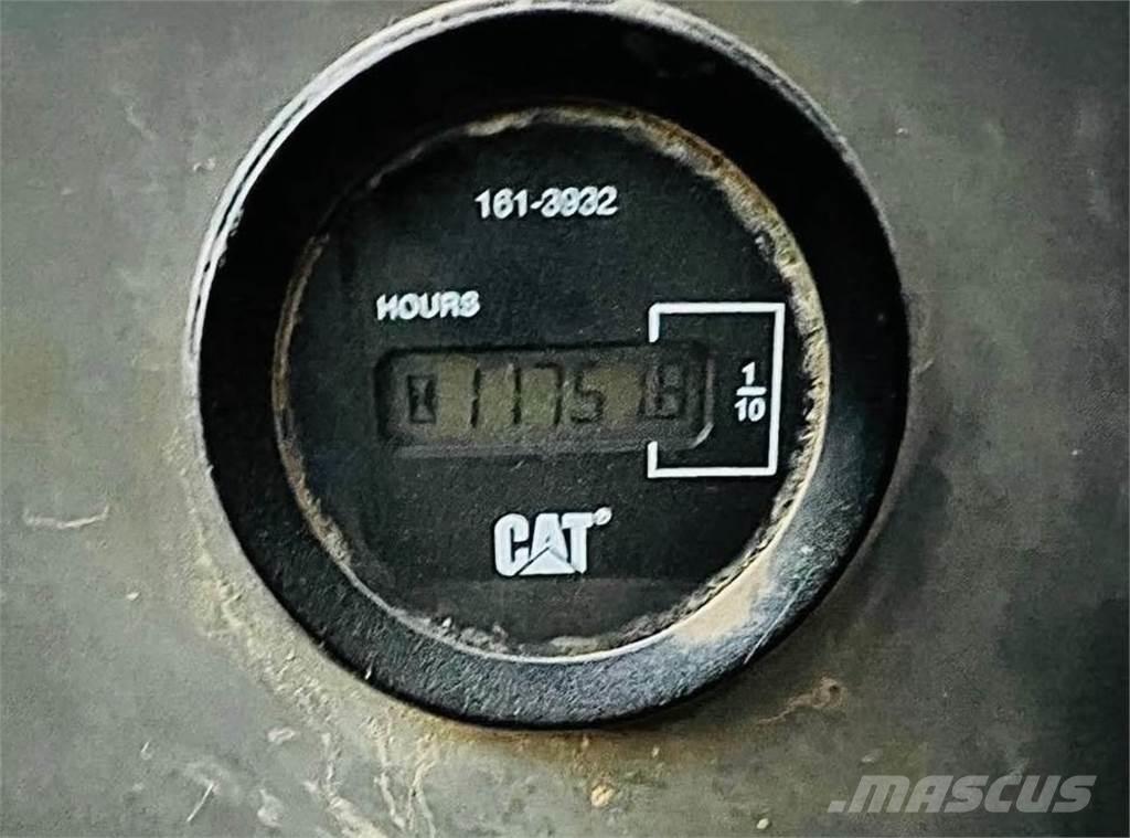 CAT 324DL Pásové rýpadlá
