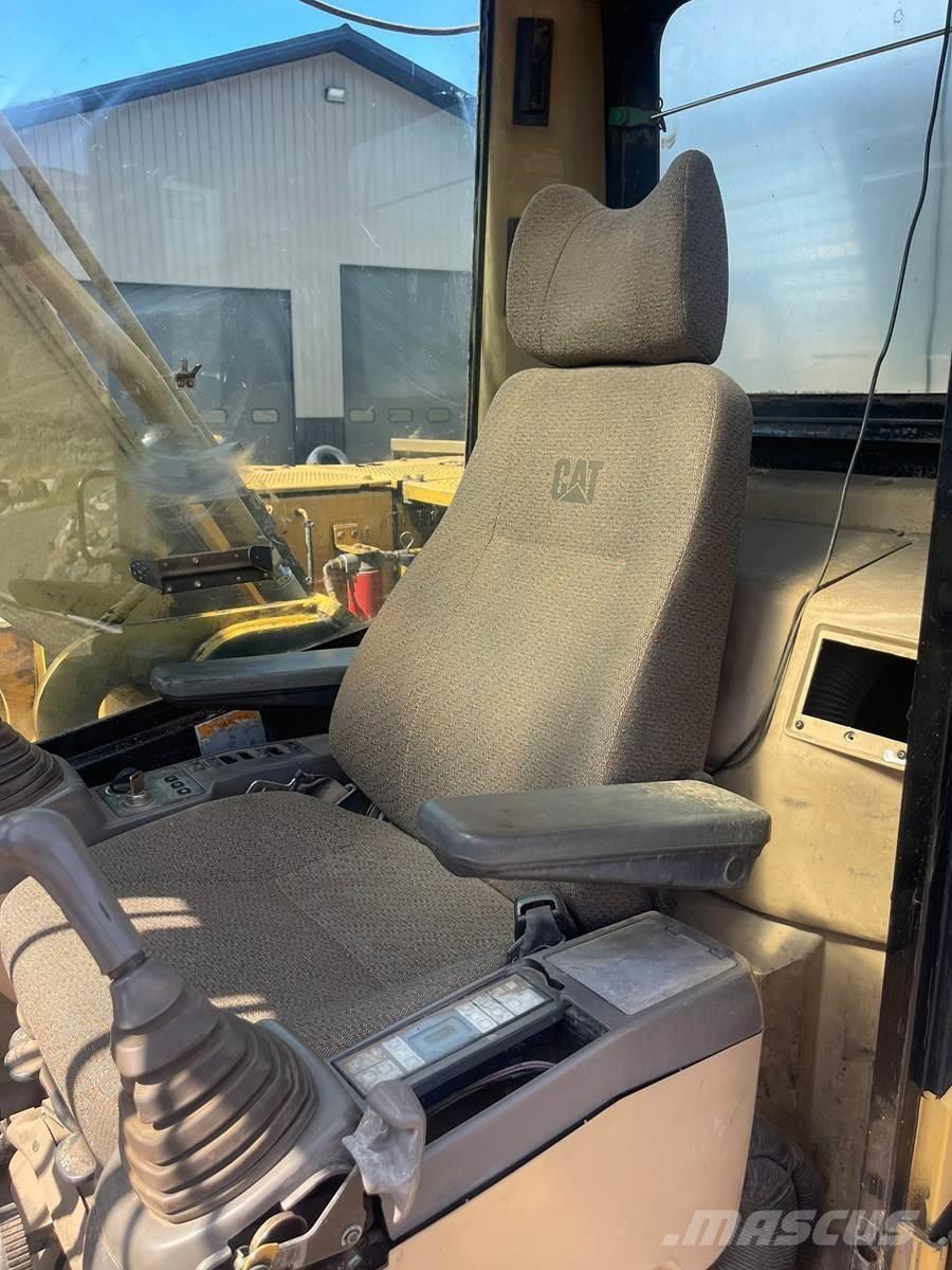 CAT 325BL Pásové rýpadlá