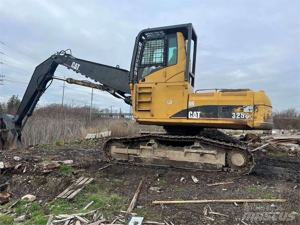 CAT 325C Lesné nakladače
