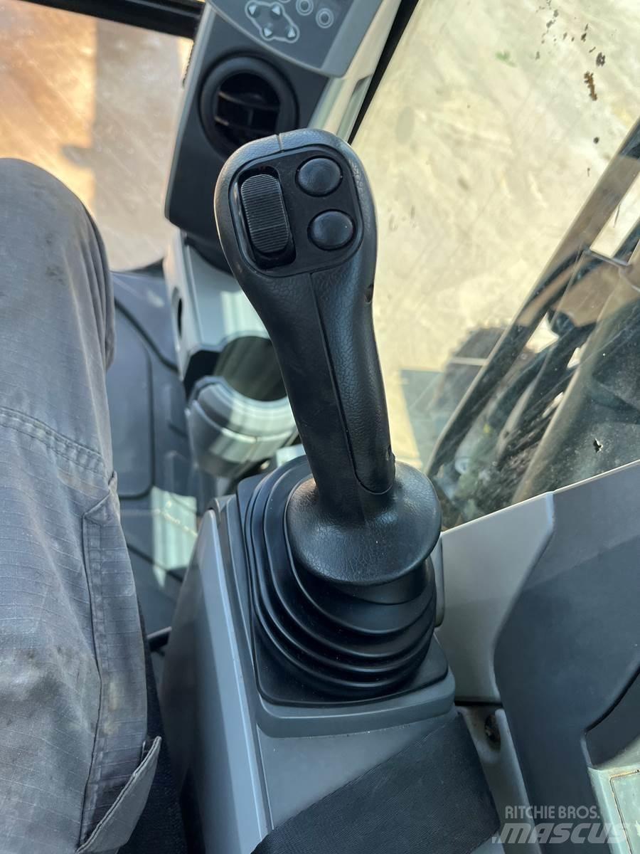 CAT 325FL Pásové rýpadlá