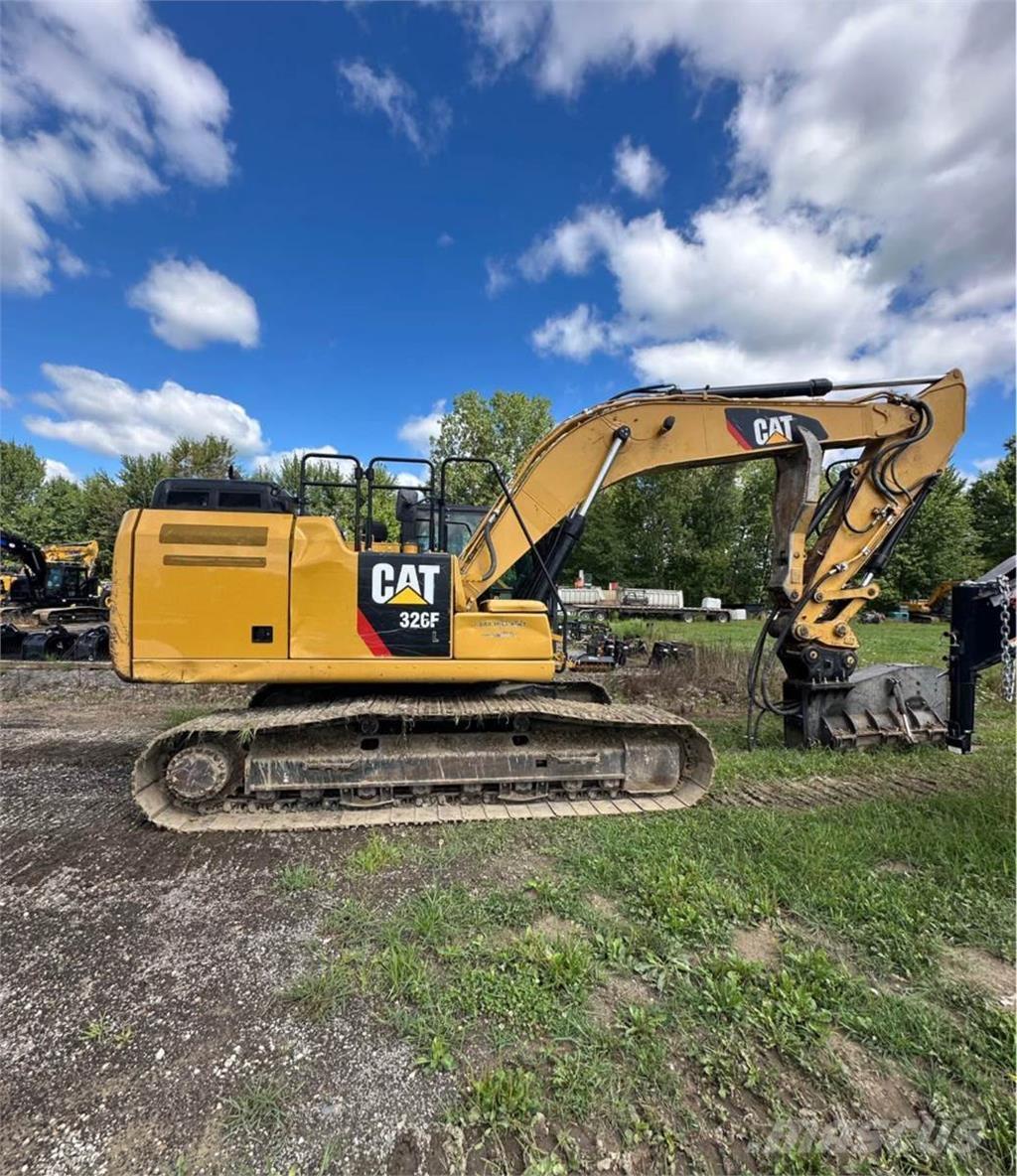 CAT 326FL Pásové rýpadlá