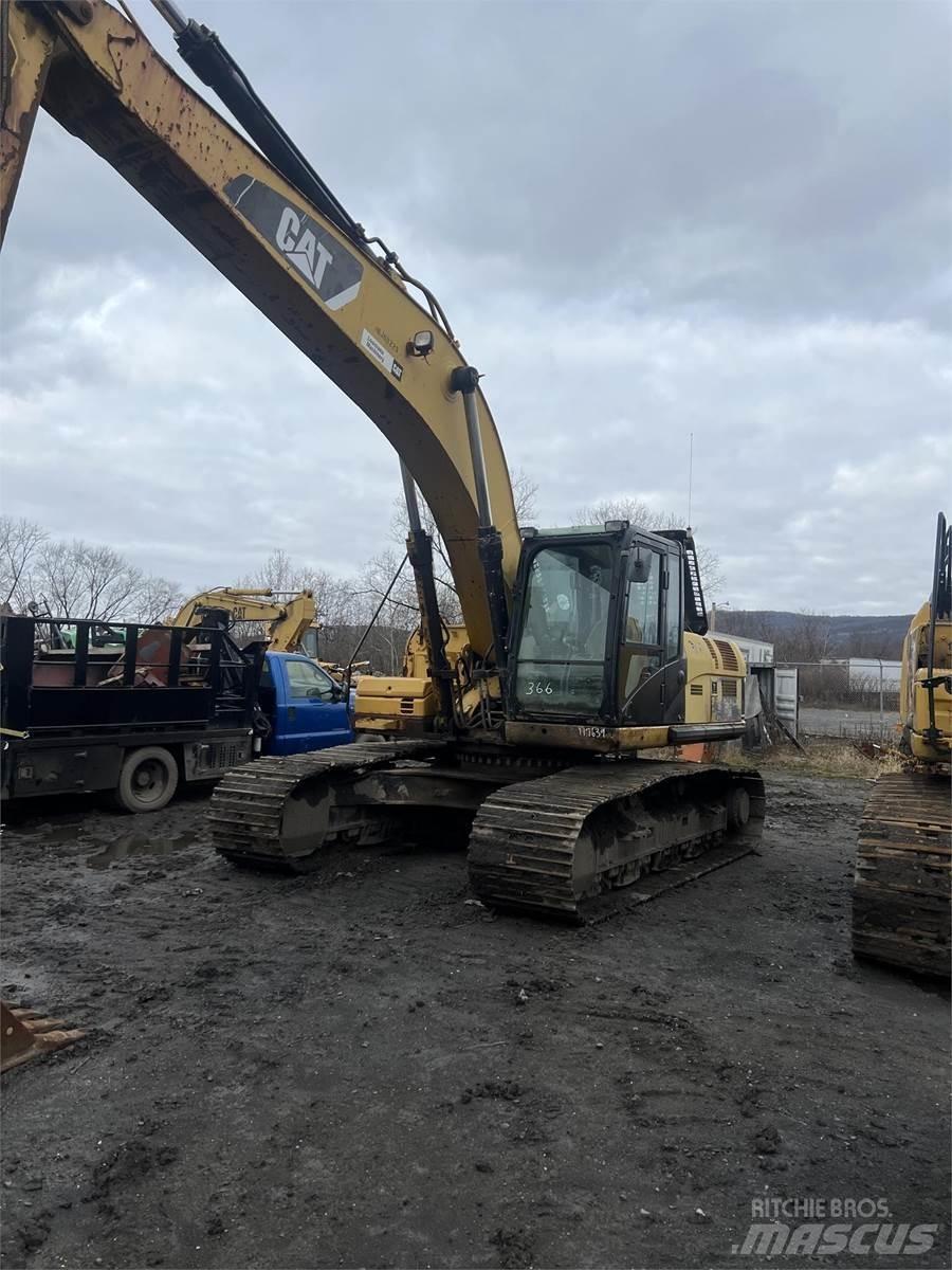CAT 329DL Pásové rýpadlá