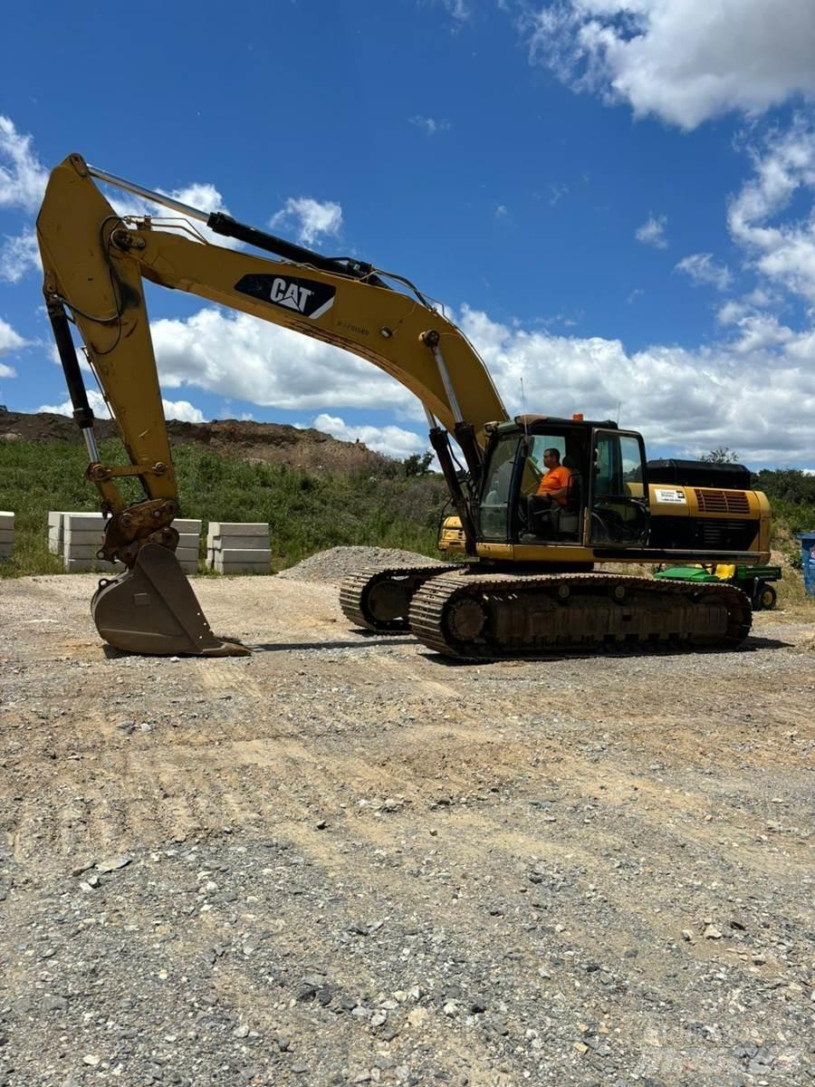 CAT 330DL Pásové rýpadlá