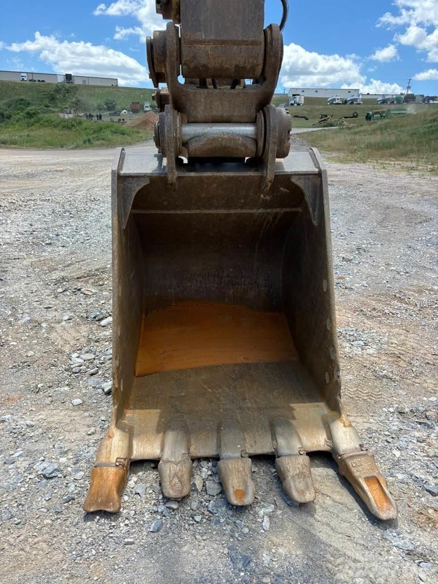 CAT 330DL Pásové rýpadlá