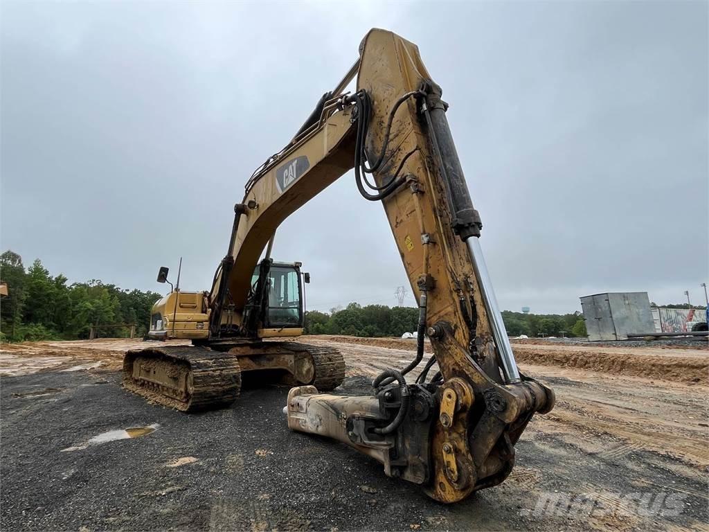 CAT 330DL Pásové rýpadlá