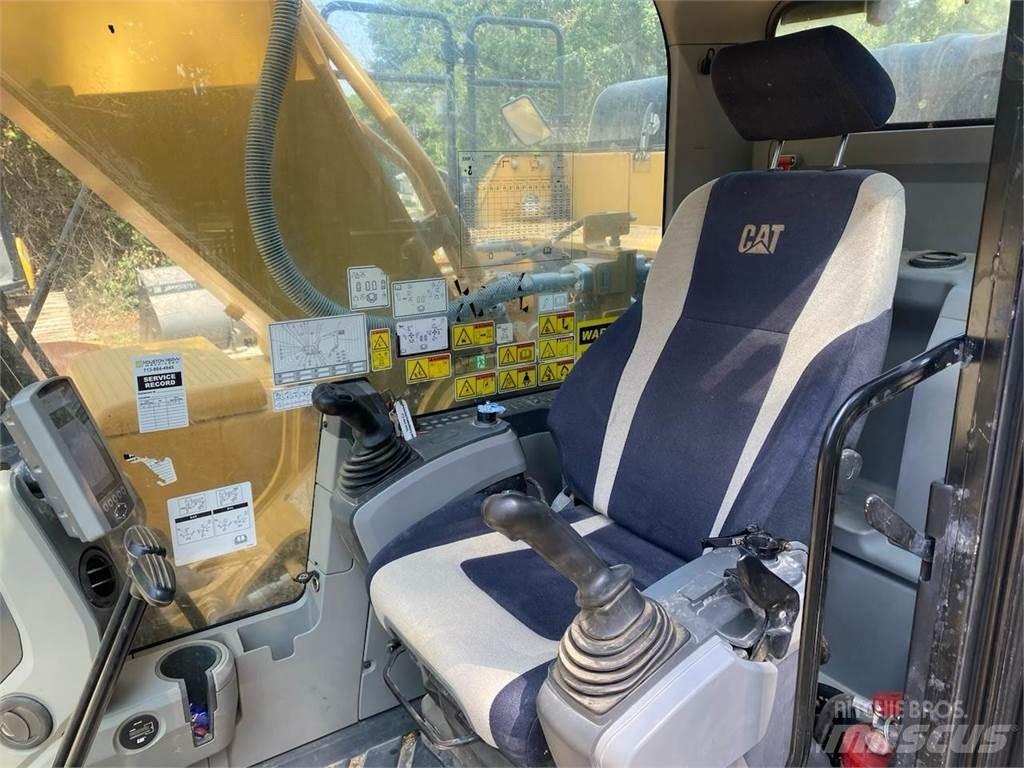 CAT 330FL Pásové rýpadlá