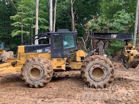 CAT 525C Skiddery
