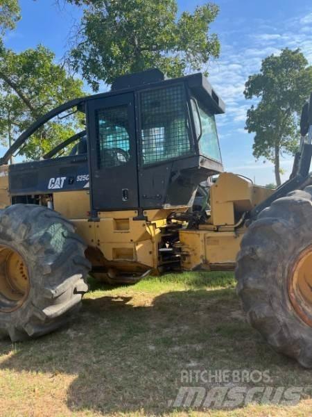 CAT 525C Skiddery