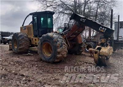 CAT 525D Skiddery