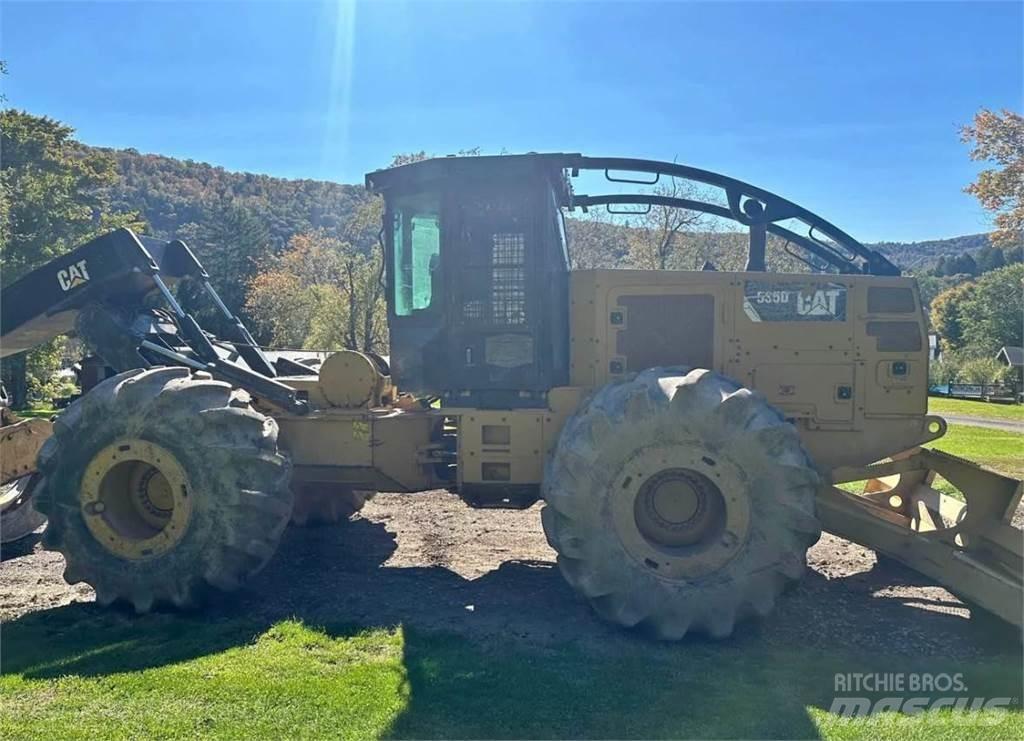 CAT 535D Skiddery
