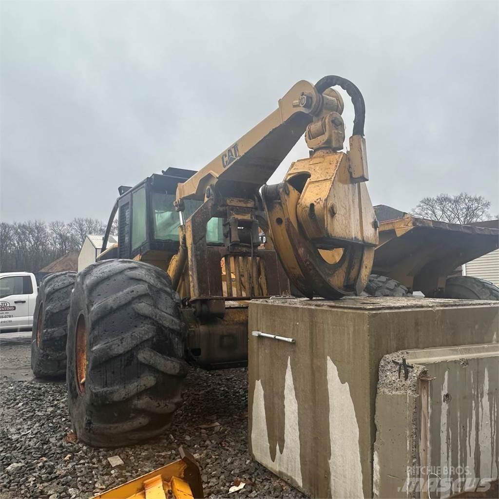 CAT 545 Skiddery