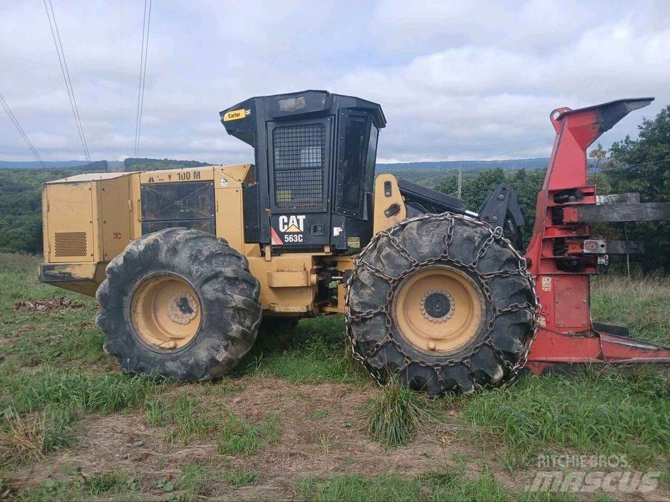 CAT 563C Stínacie harvestory