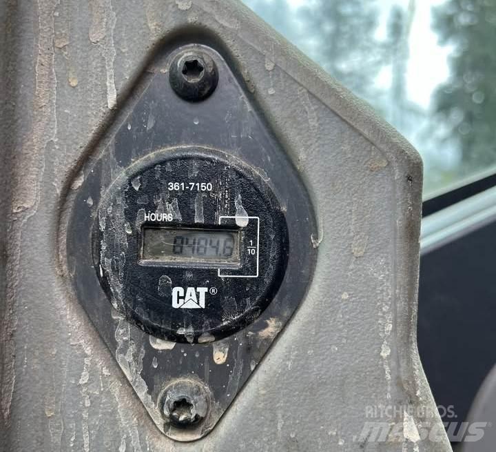 CAT 568 LL Lesné nakladače