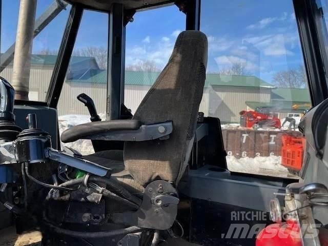 CAT 574 Lesné traktory