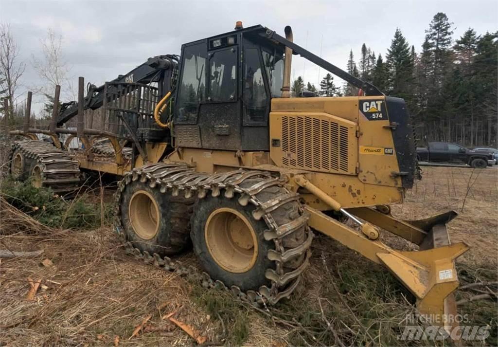 CAT 574 Lesné traktory