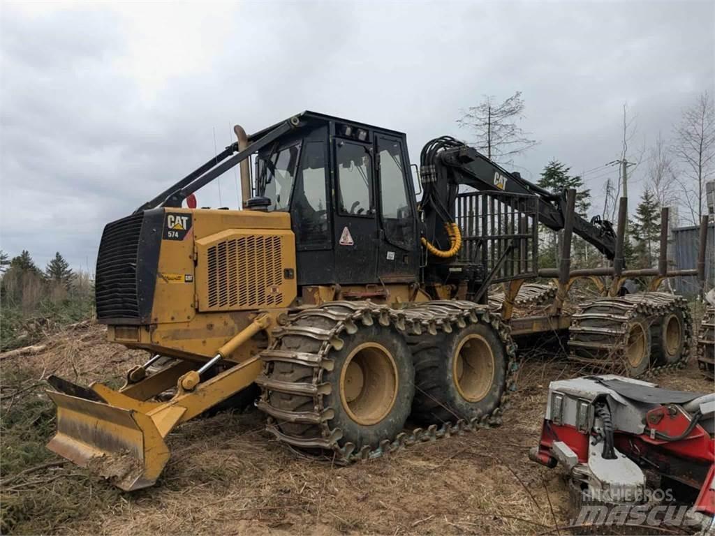 CAT 574 Lesné traktory