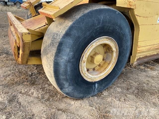 CAT 613B Skrejpre