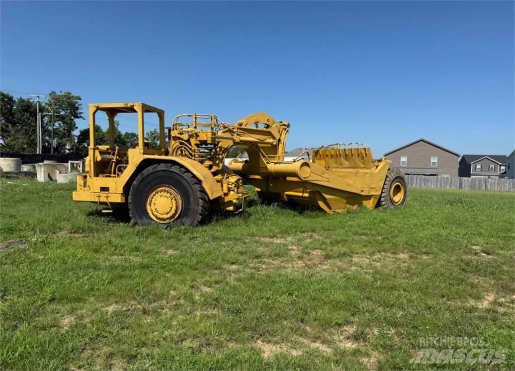 CAT 621B Skrejpre
