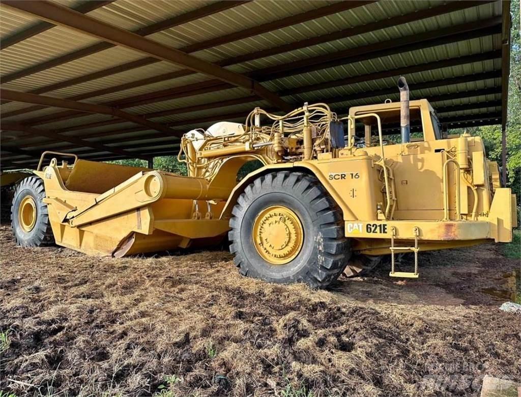 CAT 621E Skrejpre