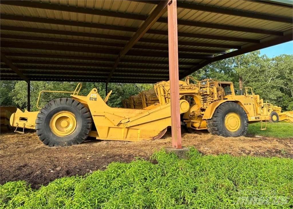 CAT 621E Skrejpre