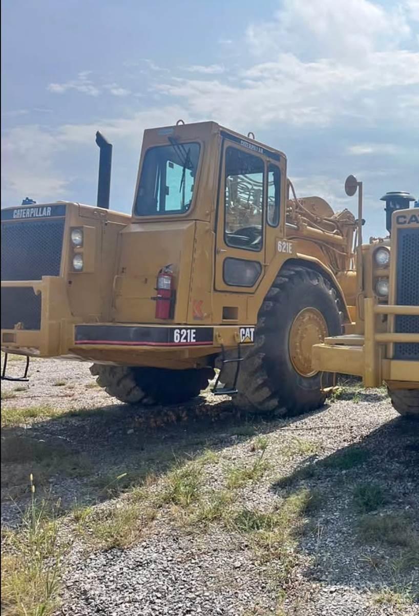 CAT 621E Skrejpre