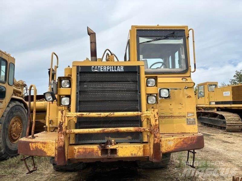 CAT 621F Skrejpre