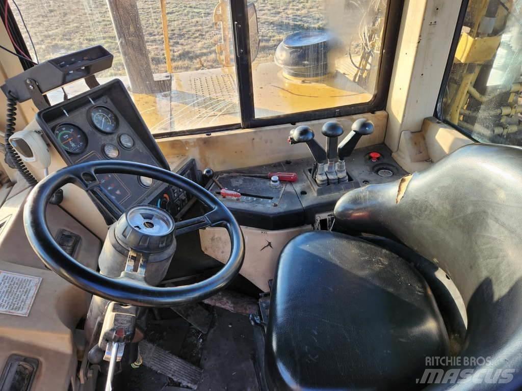 CAT 621F Skrejpre