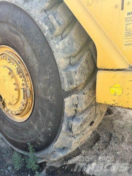 CAT 621G Skrejpre