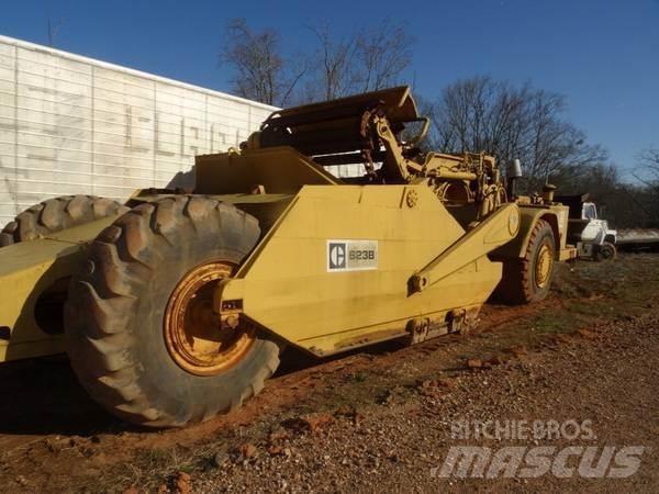 CAT 623B Skrejpre