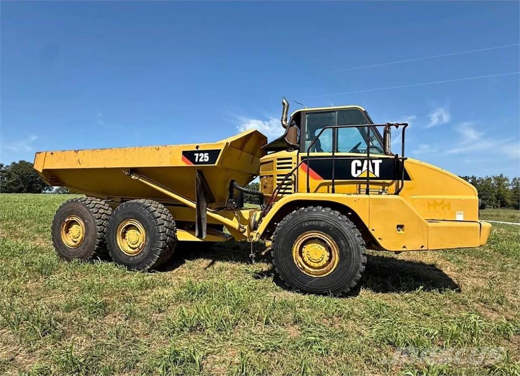 CAT 725 Kĺbové nákladné autá