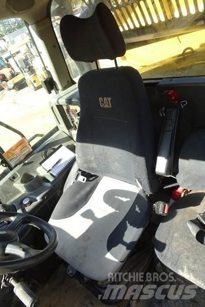 CAT 730 Kĺbové nákladné autá