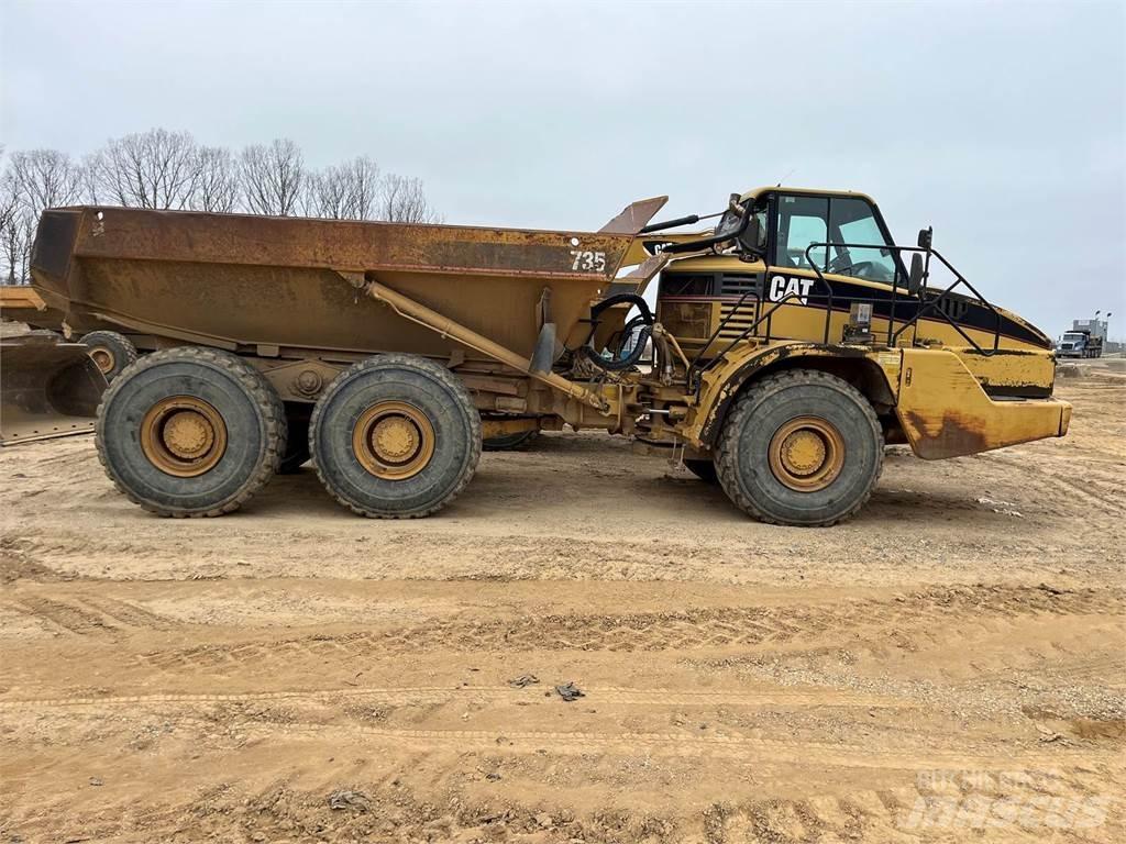 CAT 735 Kĺbové nákladné autá