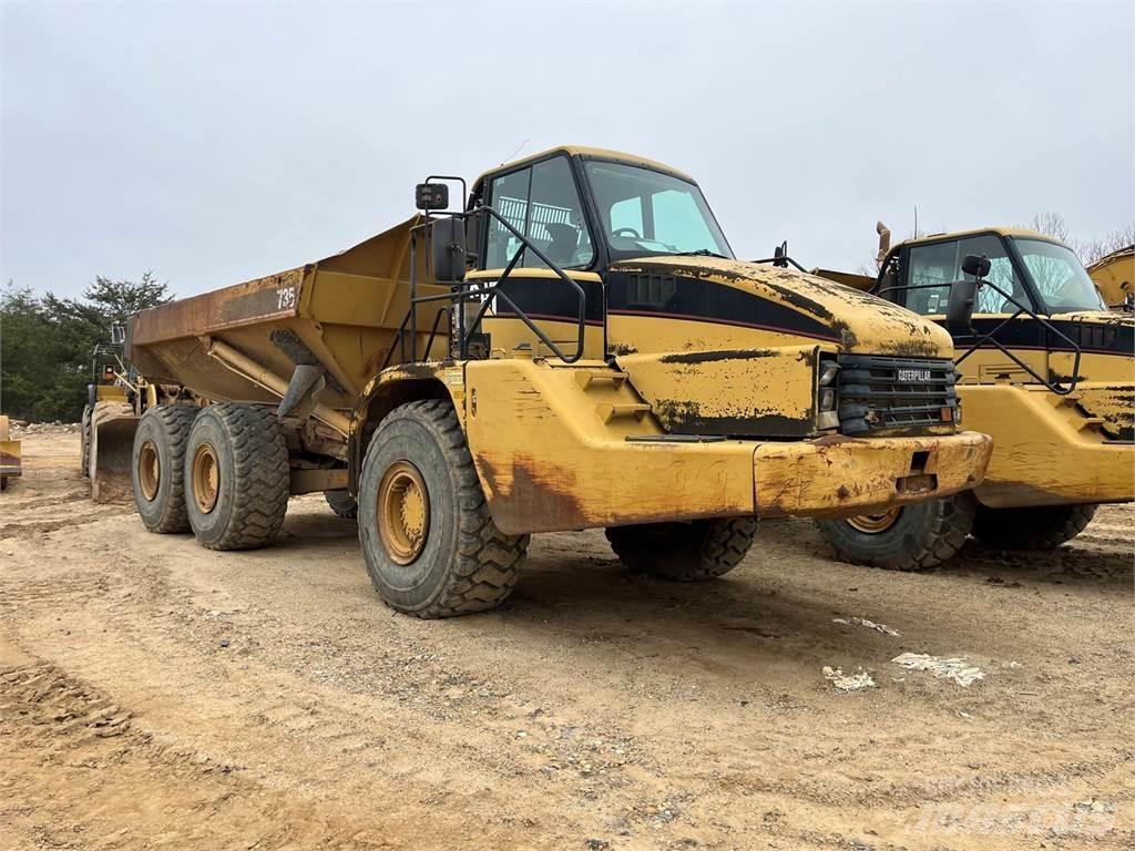 CAT 735 Kĺbové nákladné autá