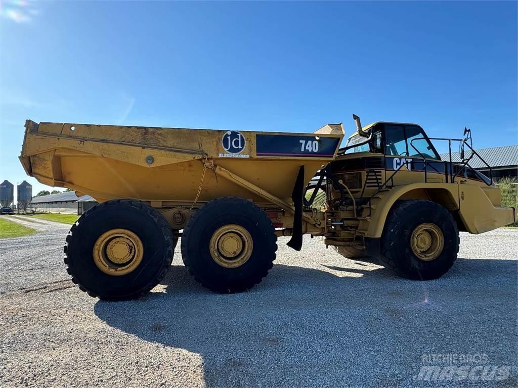 CAT 740 Kĺbové nákladné autá