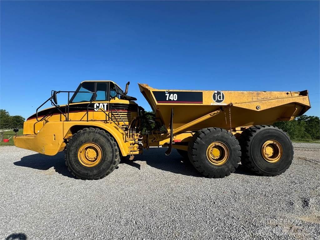 CAT 740 Kĺbové nákladné autá