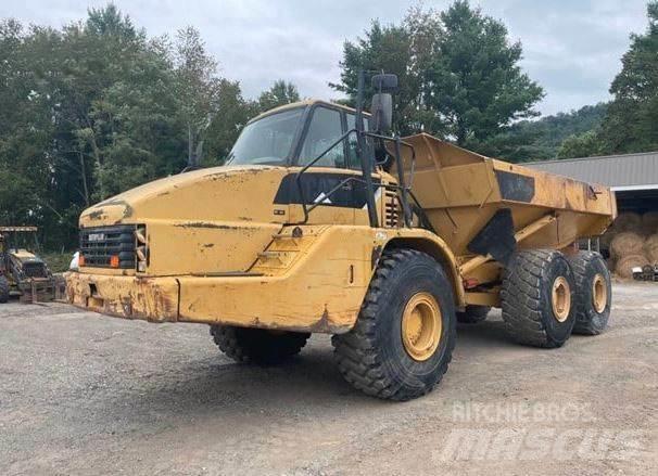 CAT 740 Kĺbové nákladné autá
