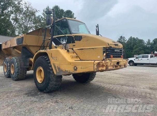 CAT 740 Kĺbové nákladné autá