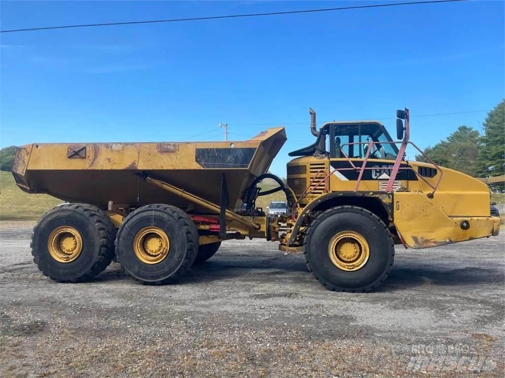 CAT 740 Kĺbové nákladné autá