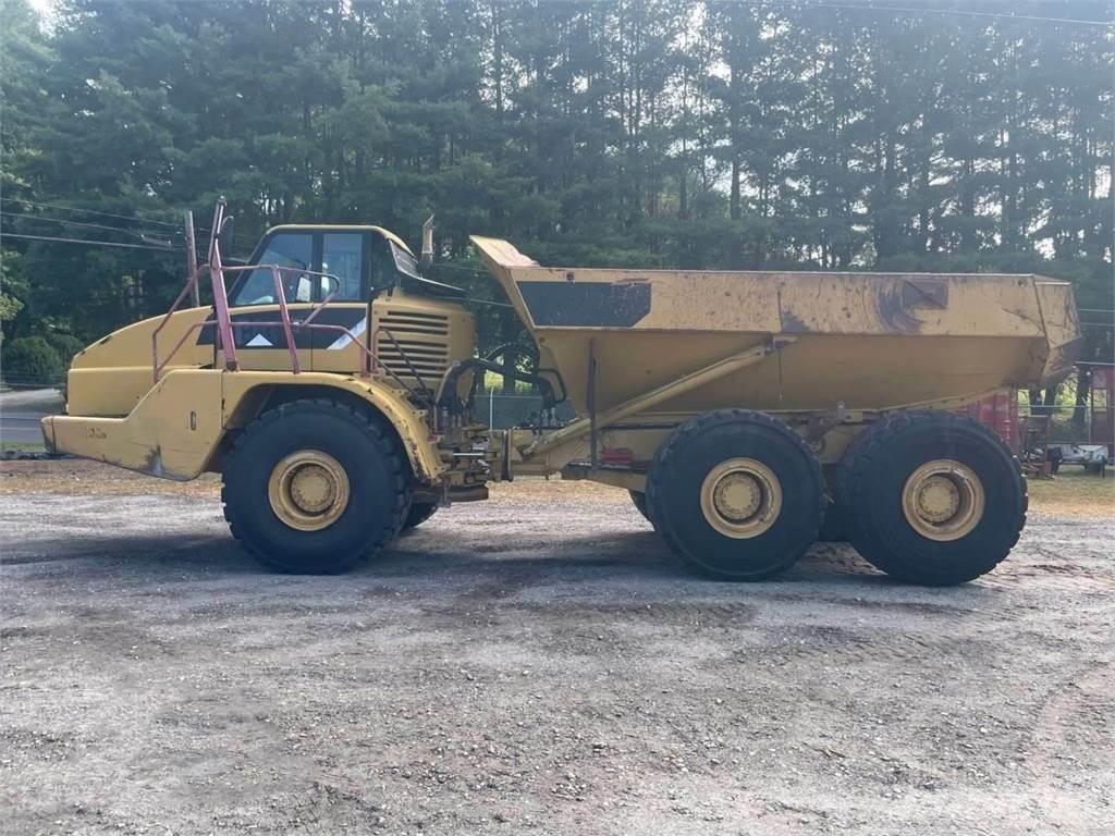 CAT 740 Kĺbové nákladné autá