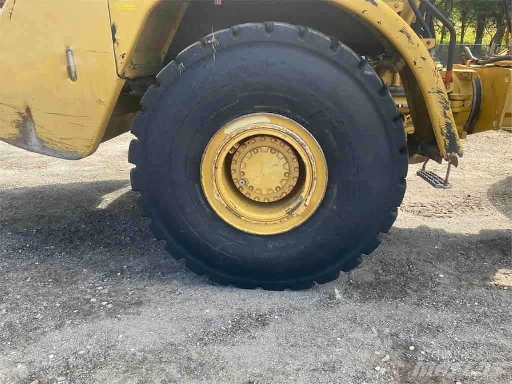 CAT 740 Kĺbové nákladné autá